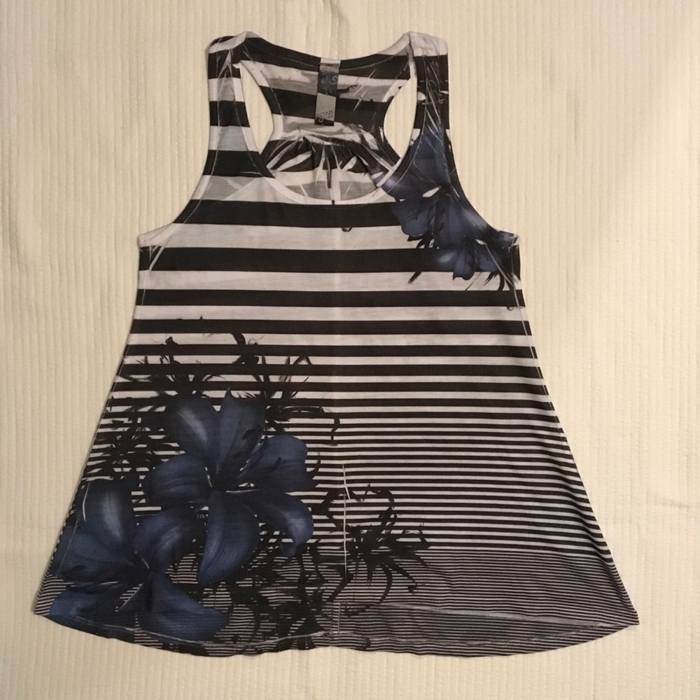 Sleeveless top